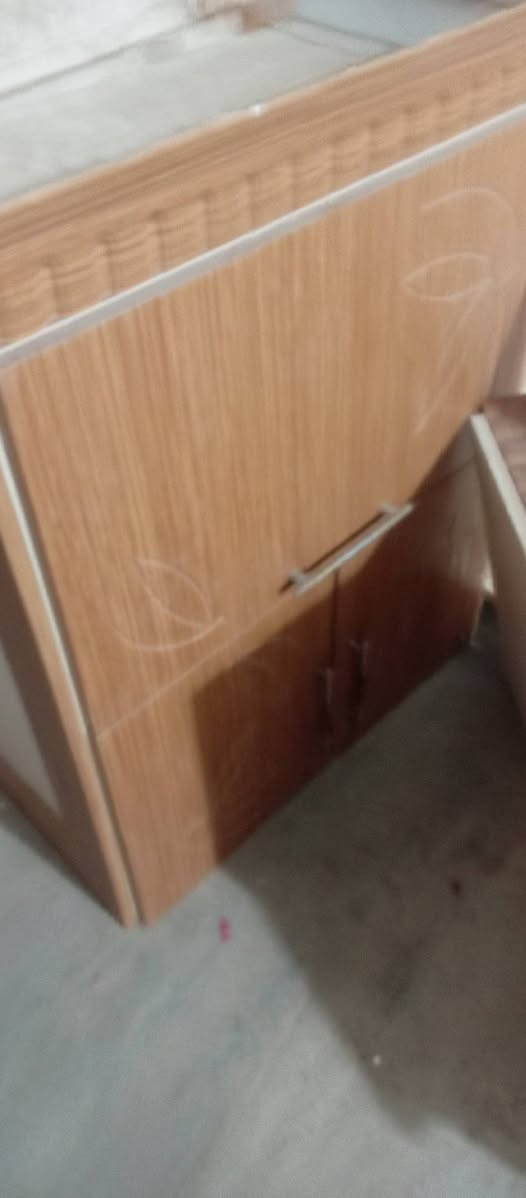 *********** كاونتر للبيع السعر 150 وبيها مجال للشراي
