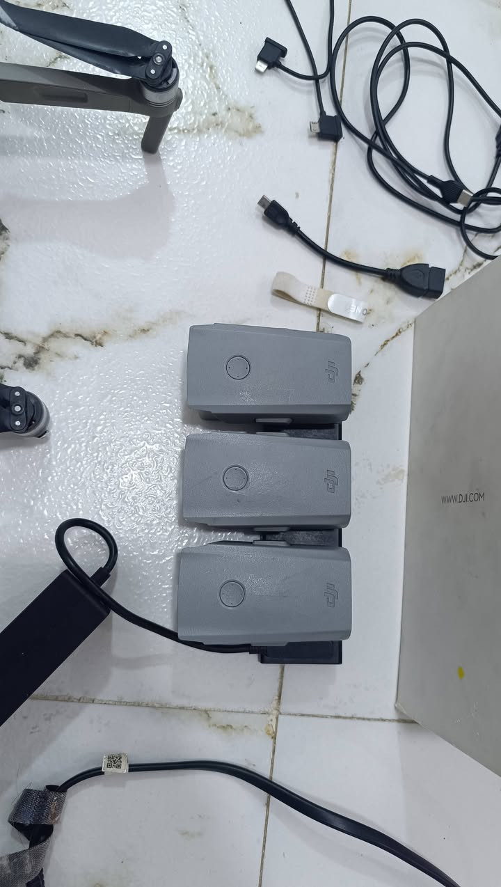 MAVIC AIR 2 COMBO

للبيع 

تجي تفحص وتشوف وتاخذها وتروح  شرط مابيها شي كامله غراضها 
العنوان الناصرية مركز المدينة قرب المستشفى التركي
***********
السعر الي يرضي الله
