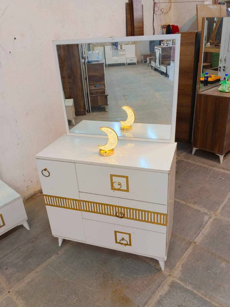 غرفة نوم مستعملة
نضافة 90
عدد القطع /5 نضام / ابواب 
سعرها 500
شد ونقل داخل بغداد مجاني


**إذا كنت صاحب هذا الإعلان وتريد حذفه لأي سبب، رجاءا أرسل رسالة إلى الدعم الفني**