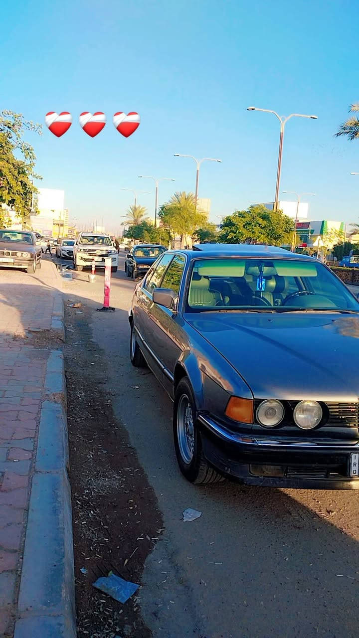 سلام عليكم  للبيع بي ام موديل 1991سياره جاهزه من كلشي تبريد شغال بلاديه بدون صبغ واضربه سياره كلش حلووه مكان ابو غريب ***********
