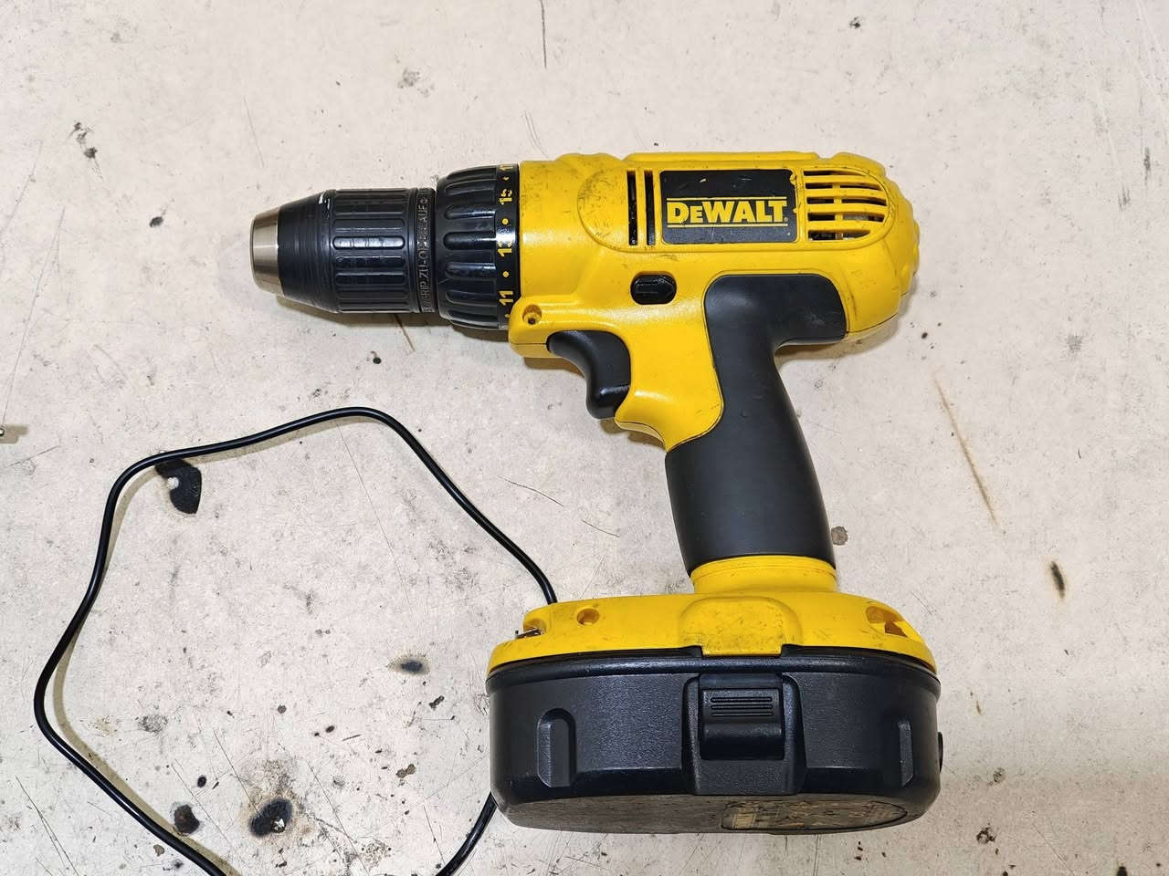 دريل شحن ديوالت قديم اصلي نظيف جدا 
بطارية محورة الي ليثيوم مع ضمان 3 شهر للبطارية كامل مع شاحنة اوتو 

70 الف مع توصيل


**إذا كنت صاحب هذا الإعلان وتريد حذفه لأي سبب، رجاءا أرسل رسالة إلى الدعم الفني**