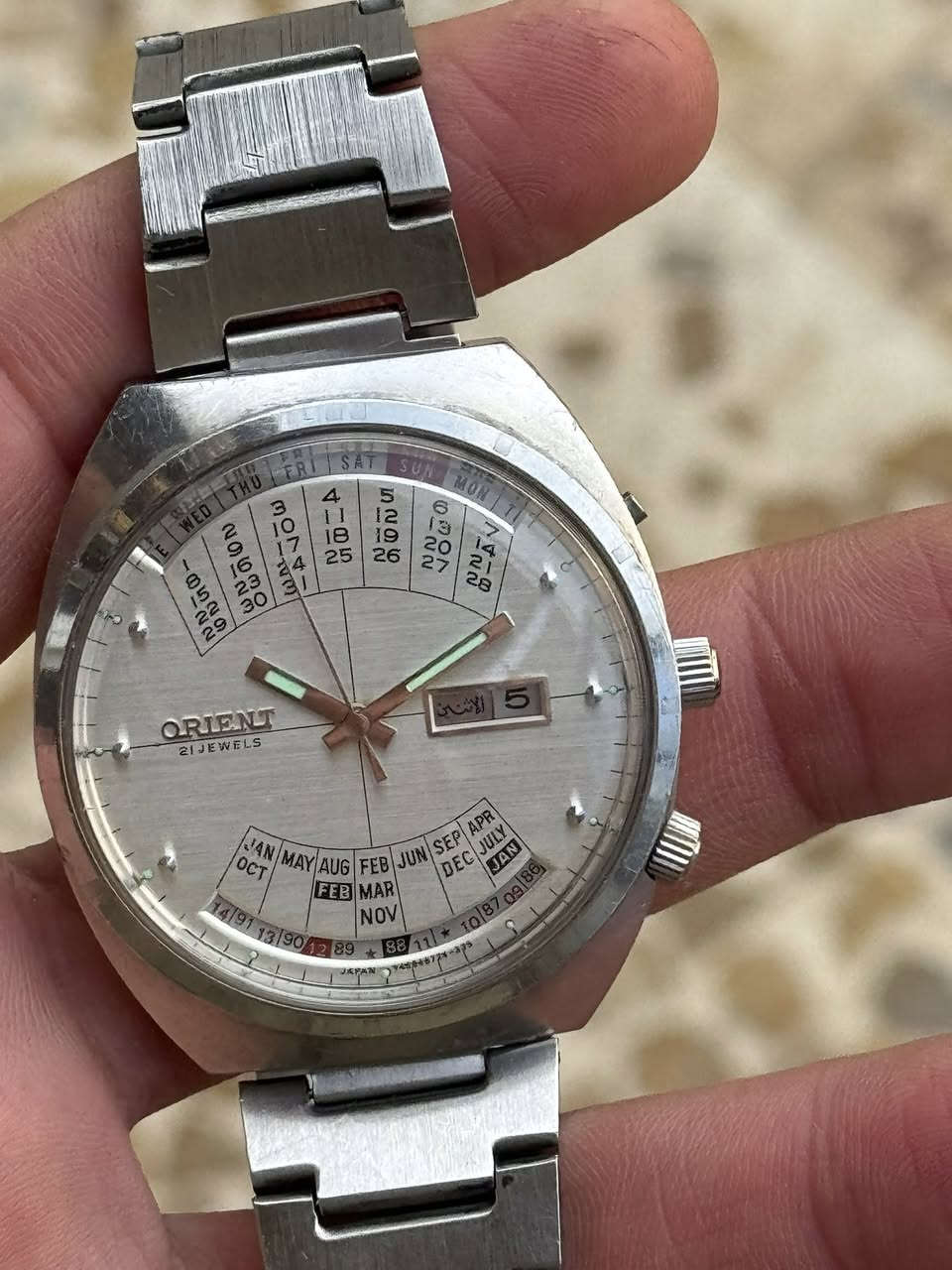 ساعة اورينت دولي اتوماتيك
انتاج قديم 
نافذة عرض الشهري و اليومي 
القطر 44
شغل مضبوط 
نظافة 99%
سير اصلي 
لون مميز
السعر خاص لطفا 
يوجد توصيل لجميع المحافظات 
***********
