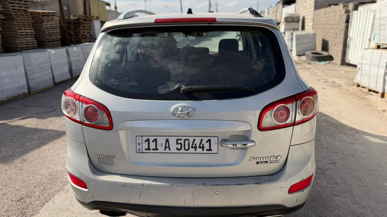 السلام عليكم
للبيع سنتافي 2010
 رقم بغداد سنويه  بأسمي  وارد خليجي 6 سلندر فور ويل
ضررها الجاملغ الأيمن مصلح ومصبوغ والباقي مكفول 
ماشي 170
صدر . تخم تاير.  مكينه كير كله مكفول
ب145وبيهه مجال للشراي
***********
