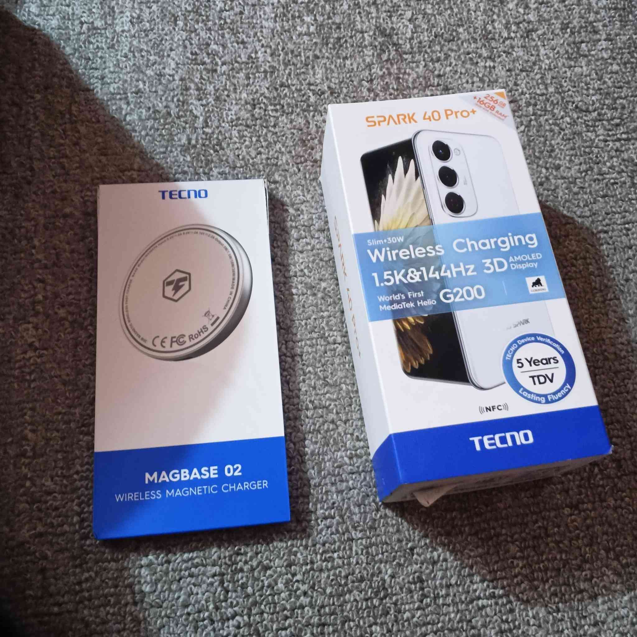 سلام عليكم جهاز البيع صارلي سبوع من اخذته جهاز كامل ملحقات زلغ ما بي محتاج واريد ابيع سعر 250بي مجال قليل رقم الهاتف ***********
