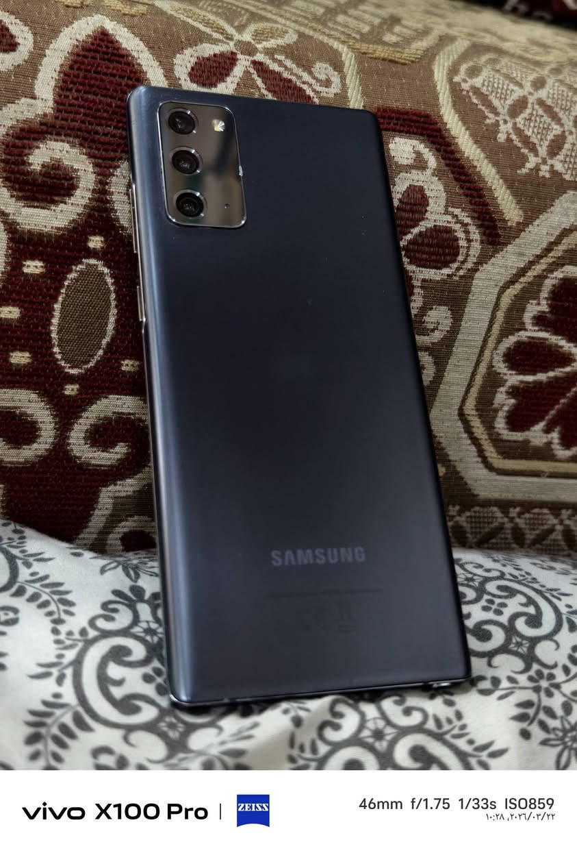 السلام عليكم جهاز سامسونك نوت 20 5G نسخة شرق اوسط نظامه عربي  جهاز ميعاني من اي مشكله نظيف الجهاز ممفتوح نهائي وتكدر تتأكد من نظافه الكامرات مابيهن ذره تراب الذاكره 256/8 دبل سيمكارت جهاز يشغل ببجي ultra HDR الجهاز يدعم 60 فريم ثابت في الاداء الجهاز مدمج مع نضام تبريد رهيب (حماوه قليله) الكامره تدعم تصوير 8k + مثبت بصري السعر 225 المكان نجف/ كوفه للتواصل واتس***********
