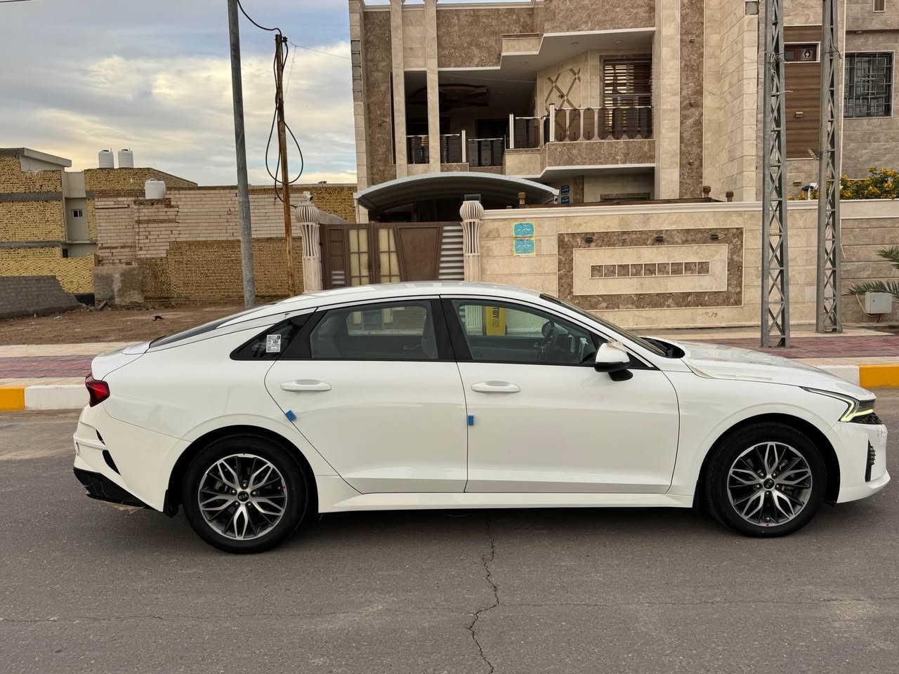 كي فايف خليجي مكفوله موديل 21 محرك 2000 دوش رقم بغداد بسمي تخم تير توني شاده سبير مازل سياره جديده وجاهزه مكاني ناصريه حي شهدا السعر 195 وبيهه مجال *********** ناصرية, ذي قار
