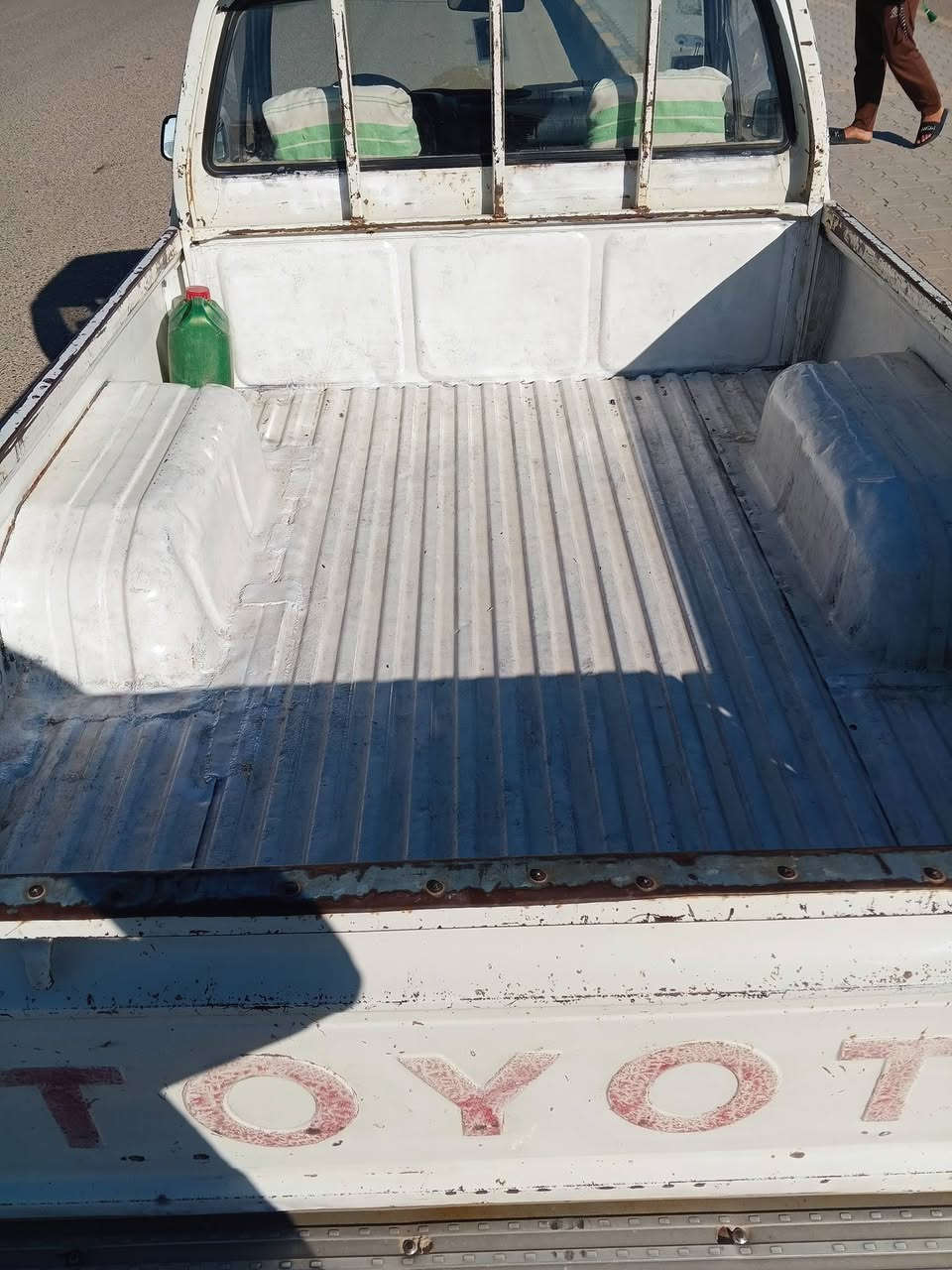 سلام عليكم سياره للبيع موديل 88گير ومكينه وشاصي مكفولات مكينه ثريواي المكان ميسان تفاصيل اكثر التصال على الرقم التالي ***********
