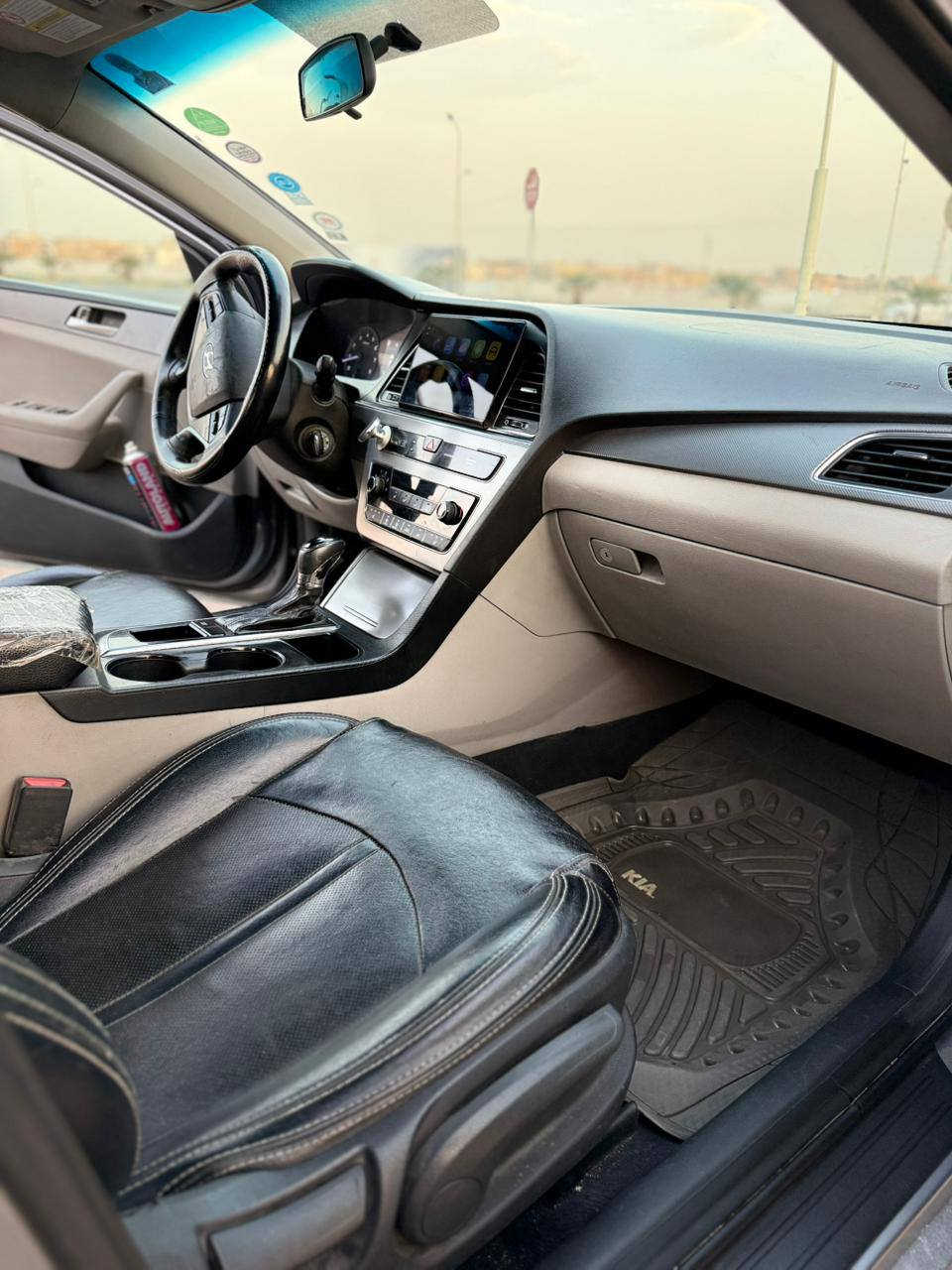 سوناتا ١٧السعر( ٥٥) 
كص جنطه بانزين

تدفئه كشنات 

تحكمات ستيرن

وارد امريكي

بدون نقص 

متوم

***********
