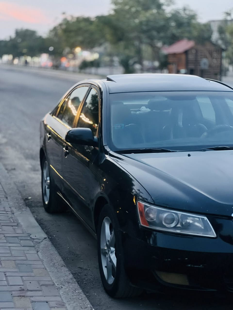 السلام عليكم
هونداي سوناتا 2007 وارد امريكي 

حادث امريكا بس بنيد وبل عراق بيهة طخطخات بيهة مكانات صبغ ونضافة الكشر مبينة كبالكم بل صور 

مكينة 6v-3300 بدون أيـي نقص

فول مواصفات لمتدد

كشنات جلد تدفئة وكهرباء 

تحكمات ستيرن 

فتحة سلايت 

شاشة بلادية 

حساسات 

كامرة دوارة 

داخل اسود جلد 

نضام ايكو وعادي واوتو 

والسيارة جاهزة خير من الله مناقصهة شي 

السعر 90 وبيهة مجال بسيط حك الجية 

مكاني بغداد حي الجهاد الشهداء 

***********
