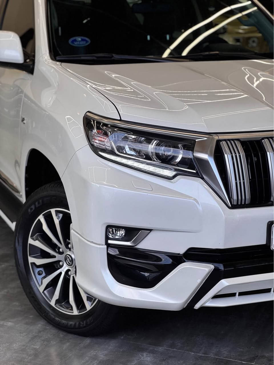 Toyota prado TX.S 2022 v6
برادو 2022 مكفول كفالة عامة شركة جيهان 
محرك 4000 V6 مكفول 
دواخل بني 
سلايد 
تحكمات ستيرن 
جلد 
كامرة حلفية 
سيارة ماشية 54 الف كيلو 
مواصفات معروفة 
مكان سيارة اربيل 
سعر 425 ورقة مجال بصيط ! 
واتساب *********** أربيل, العراق
