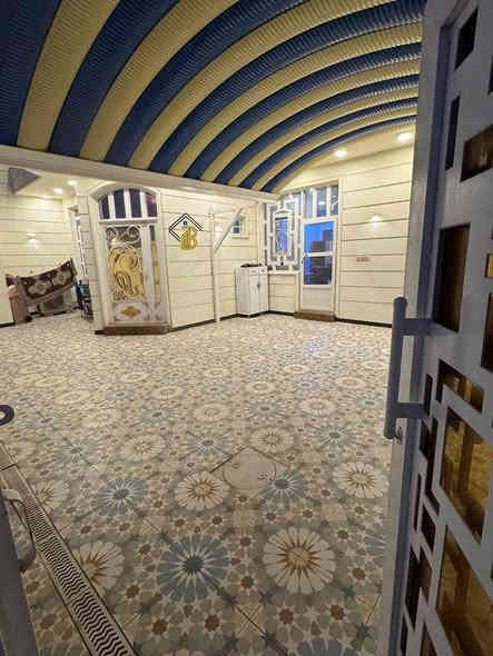 🏠دار سكن للبيع🏠
___
⭕العنوان : حي الجامعة
⭕ قرب مدرسة رحاب العلم 
⭕يقع على شارع بعرض 15 متر 
رئيسي_على ساحة 
-------------------------------------
✨طابو صرف
✨بناء حديث  
✨طابقين 
✨كونكريت مسلح

♦️المساحة : 312م²
♦️الواجهة: 12،5 متر 

--------------------------------
✨ تفاصيل البيت ✨
____
⭕غرف نوم عدد 6، صالة عدد 2، استقبال، مطبخ (حار+بارد)، مجمع صحي،كراج سيارة،الارضية مرمر 
____
                          المراجعة 
     ♦️♦️♦️مجموعة باسم الشمري♦️♦️♦️
      ♦️♦️للاستثمار والتطوير العقاري♦️♦️
الفرع الاول/بغداد،القادسية،قرب مجمع الوزراء
الفرع الثاني/الديوانية،الجزائر ،الشارع الخدمي،مقابل تقاطع أم الخيل
الفرع الثالث/الديوانية،العروبة،شارع  المتحف
____
للأستفسار الاتصال على📲
قسم المبيعات 📠
***********📱
***********📱

📲 حمّل تطبيق باسم الشمّري العقاري الآن من Google Play:
👉 [https://play.google.com/store/apps/details?id=com.basemShamry.app](https://play.google.com/store/apps/details?id=com.basemShamry.app)
🍏 قريبًا على App Store
