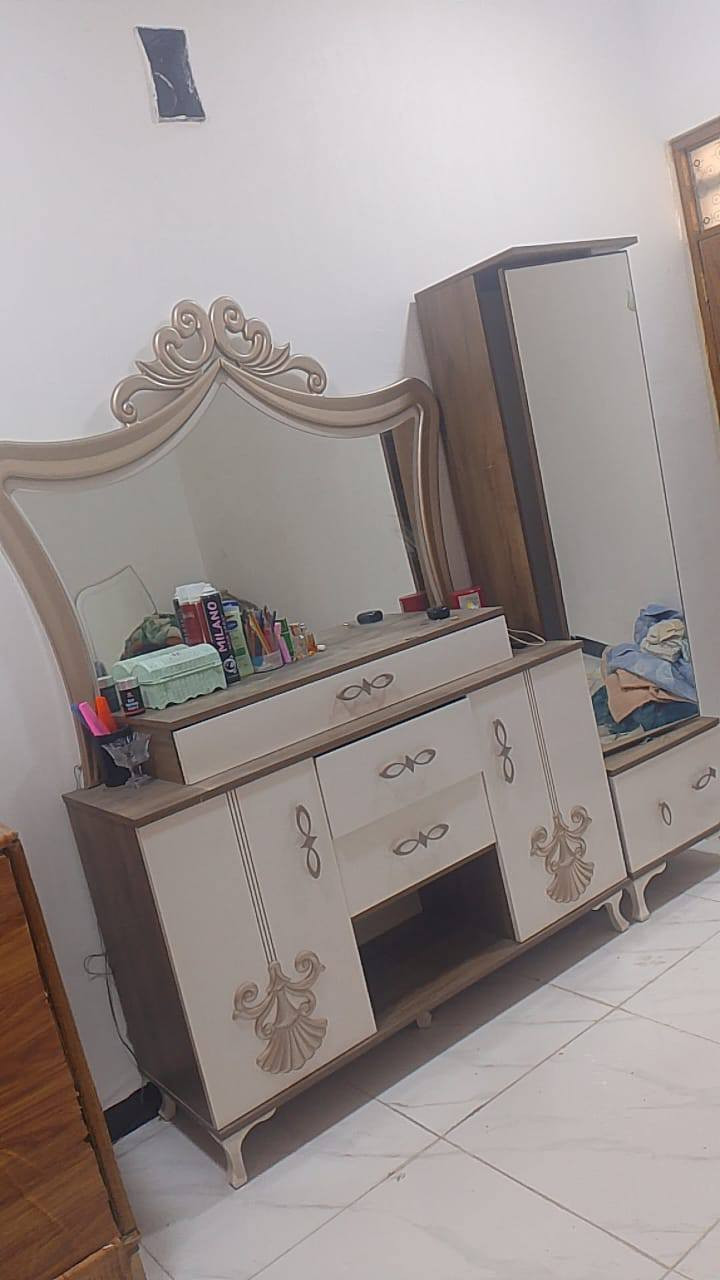 غرفه تركيه نظيفه 400وبيها مجال التواصل على رقم ***********
