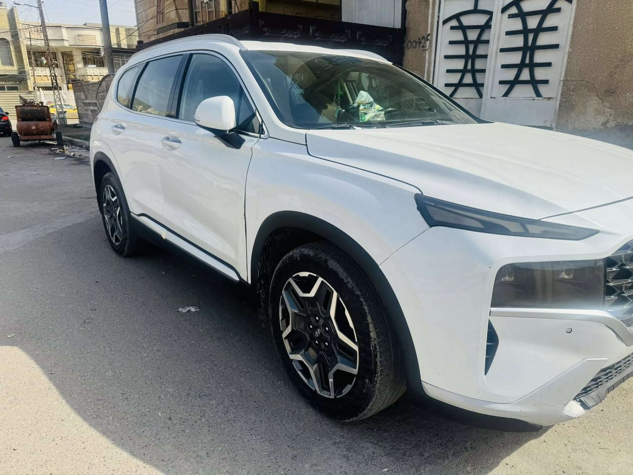 سنتافيا موديل 2024 وارد خليجي 
محرك 3500.    6 سلندر 
فول مواصفات بدون بانوراما
شاشه كبيره كامره 360 درجه
كير دكم    3 وضعيات قياده
تحديد مسار لايت زنون 
3 قطع تبريد كشنات كهرباء 
حساس امامي وخلفي 
مكينه وكير مكفولات
صدر امامي وخلفي مكفولات 
تخم تاير جديد 
سياره جاهزه من اي نقص 
ماشيه 70 الف 
بدون ايرباك 
حادث تبديل باب صدر وصبغ تكمه 
***********
سعر 25000$
