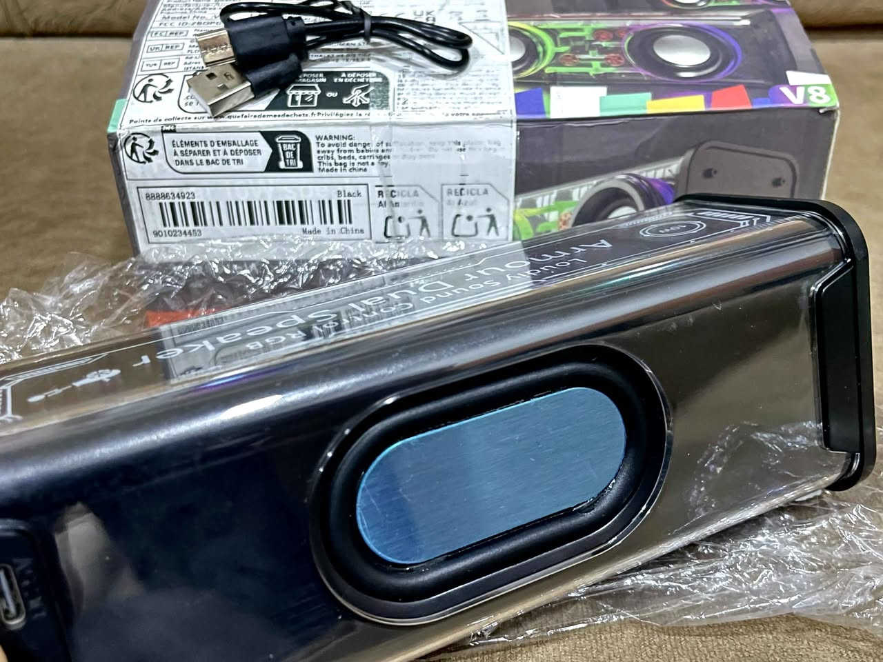 سپیکەری درع V8
لۆک بالەیە
دەنگێکی خۆشو نایاب
دو سپیکەری هەیەو bass ی لە پشتەوەیە
کە دیزاینێکی جوانی هەیەو لیدەکانی زۆر تایبەتن
بلوتوس و یوئێس بی میمۆری
شوێن سلێمانی گەیاندنیشم هەیە
نرخی 20 هەزار قفڵ السليمانية, العراق


**إذا كنت صاحب هذا الإعلان وتريد حذفه لأي سبب، رجاءا أرسل رسالة إلى الدعم الفني**