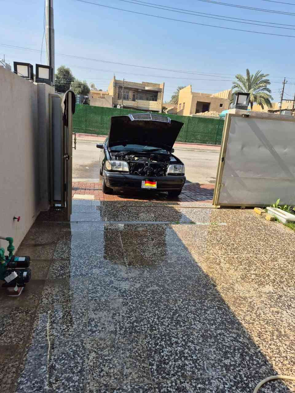 السلام عليكم ورحمة الله
شبح موديل 1996 
محرك 320 خراطيم
رقم صلاح الدين سنويه لغايه 2027 تحويل نفس اليوم
السيارة غرفتهة جديدة 
كير محرك خير من الله
عايزهة شويه ترتيب لان السيارة صارة فترة متركه 
السعر 60 وبيهة شويه مجال للطيبين واذا اكو مراوس بسيارة رئاسي 
مكان السيارة بغداد
رقم الهاتف
 ***********
