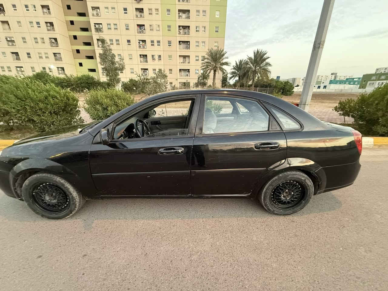 السلام عليكم سوزوكي فورنزا موديل 2006 لون اسود
السيارة عليها ادامة كاملة صدر امام خلف كلة جديد
كير مبدل قبل اسبوع 
محرك مبدل قبل شهر
يعني كير ومكينة وكهربائيات مكفولات
السيارة كلشي جديد بيها يعني تاخذها وتنسى العطل
عليها شاشة اندوريد كار بلي 
عليها ويل bbs 
زوج تاير جديد قبل ايام شادة
الكشر بي ملاحضات بسيطة
مكاني بغداد بسماية/***********
السعر ب55 وبيها مجال حگ الجية
