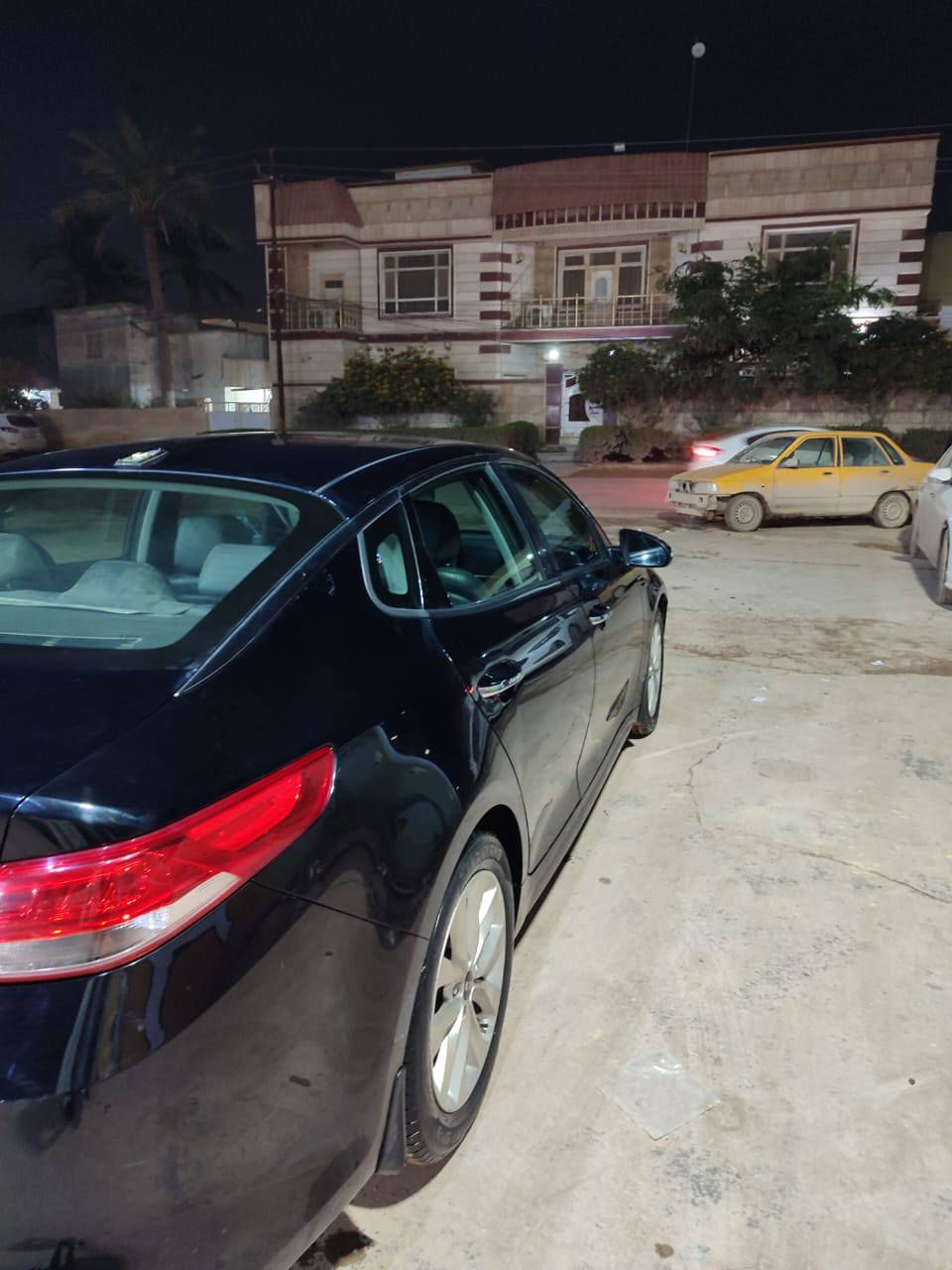 السلام عليكم 
كيا اوبتيما موديل 2016 وارد امريكي 
أربيل بأسمي سنوية ل 2028
سياره فول عدا البانوراما 
مواصفات 
1ـ بصمة تشغيل 
2ـ بصمة أبواب
3ـ شاشه
4ـ أشاير بالمري
5ـ تبريد قطعتين
6ـ مري شفط
7ـ كامرا دواره
8ـ تحكمات أستيرن
10ـ كشنات تدفئ تبريد
11ـ كشن السائق كهربائي 
12ـ كشنات جلد
وبعد بيها هواي مواصفات 
كير مكينه مكفولات محركها 2400
حادثها جاملغ وبنيد مبدل والضربه ما واصله لا لغود ولا شواصي حادثها كلش حلو وموجود وبيها هيج شكم بارد كلش بسيط 
سعرها 128 وبيها مجال وخادم
رقم صاحب السيارة *********** السكن الديوانية
