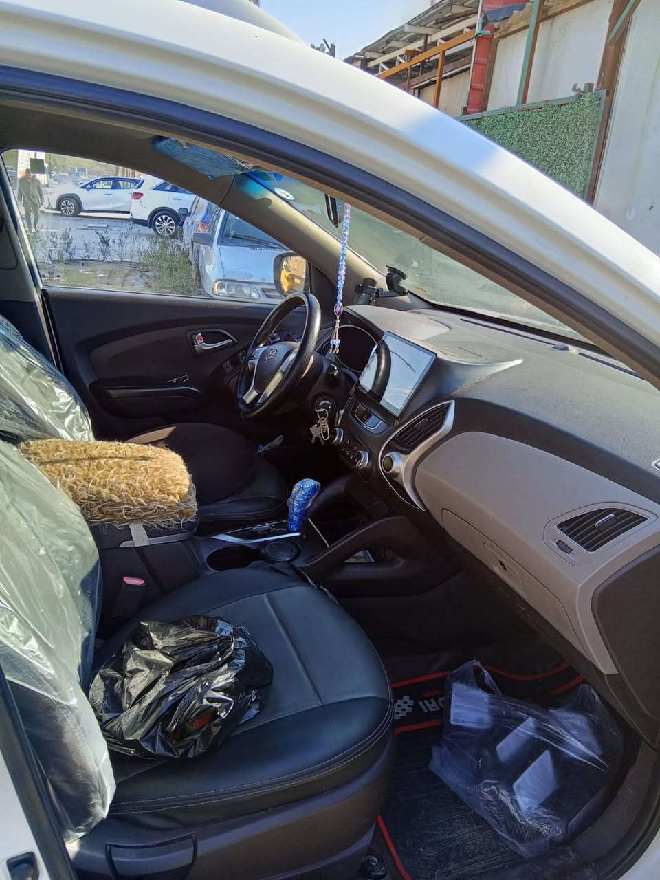 السلام عليكم عندي توكسان 2013 السياره مكفوله الهاتف ***********
