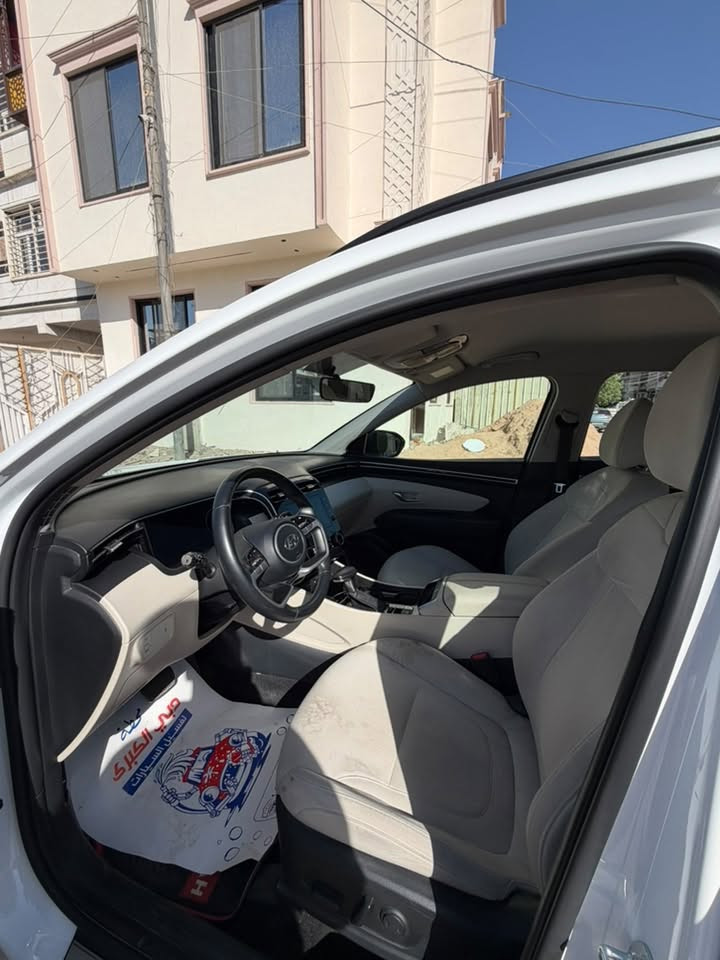 🚗 هيونداي توسان 2024 (وارد خليجي) للبيع 🚗

* الموديل: 2024 (وارد خليجي).

 * المسافة المقطوعة: ماشيه 39000كم.

 * نوع السقف: سقف حديد (قمارة حديد - بدون فتحة).

 * المحرك والجير: محرك 2.0 لتر، جير أوتوماتيك.

 * المواصفات والتقنيات: شاشة لمس، كاميرا خلفية، حساسات، أوتو هولد (Auto Hold)، فرامل يد إلكترونية، مثبت سرعة، تحكم مقود.

 * المواصفات الخارجية والداخلية: جنوط ألمنيوم، إضاءة LED نهارية، مقاعد مخمل، تكييف خلفي مركزي.

 * الأمان: ايرباجات، فرامل ABS، نظام مانع الانزلاق (ESP).

💵 السعر: 194 ورقة

مكاني بغداد

📞 للتواصل (واتساب): ***********
