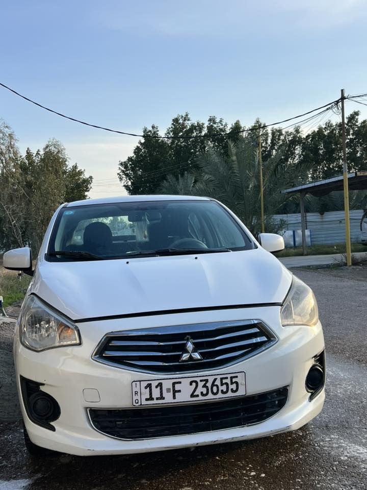 ميراج 2018 
السيارة نظيفة
لا صبغ
لا ضربة
دخول كلين
تبريد وتدفئة
شاشة أصلية من ميتسوبيشي
كاميرات
الجامة مالتها ميتسوبيشي أصلية (القديمة جانت مفطورة)
السيارة ما بيها أي عطل
كلش مداريتها بحيث إني مترددة أبيع
بغداد
رقم جديد ألماني
باسمي
لا غرامات لا أي شي
هزة مسوية
مفحوصة
قبل 6 أشهر جهزتها من كل المعاملات
السعر ٧٥ 
الرقم  ***********
***********
