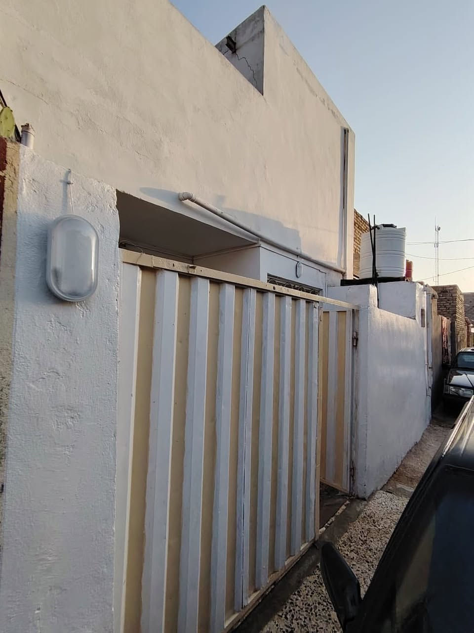 دار للبيع مساحته 105 متر طابقين طابو زراعي وقرار محكمة مرقم بتطويب تفاصيل البيت طابقين الطابق الآۆلْ استقبال وحمام خارجي ومطبخ وصالة وغرفة وطابق الثاني غرفتين وحمام وصالة ومخزن موقع البيت نجف شارع المطار الجديد حي صدر ثالث قريب من شارع فدك سعرة 40 مليون للاستفسار ***********
او مراجعة المكتب 📍شارع المجمعات قرية الغدير الثانية بلوك ١٩ دار ١٢ مقابل شارع مجمع الاميرات الثانية السايدين
