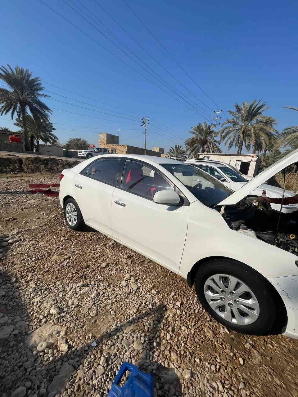 سلام عليكم سيارة سيراتو موديل2012 مكينه 1600خليجي
بيه اربع كطع وسياره وملخلخه رقمه كربلاء سعر 75
مكاني دوانيه 
رقم الهاتف ***********
