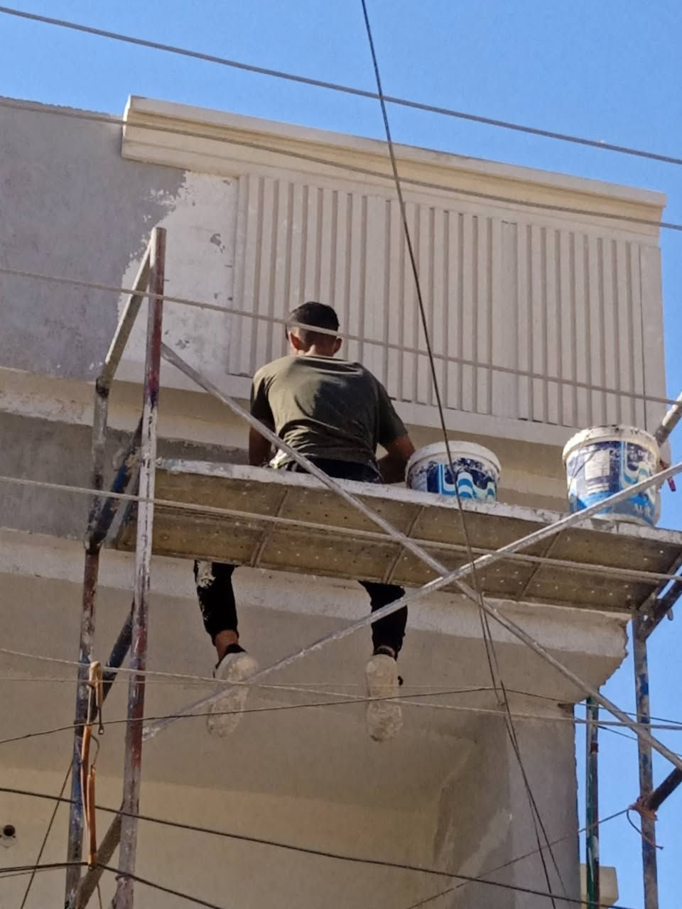 كادر لتنفيذ جميع انواع الواجهات الحديثه وبىنسب السعار علملنه بجميع ارجاء بغداد للاستفسار خاص او انتصل ***********
