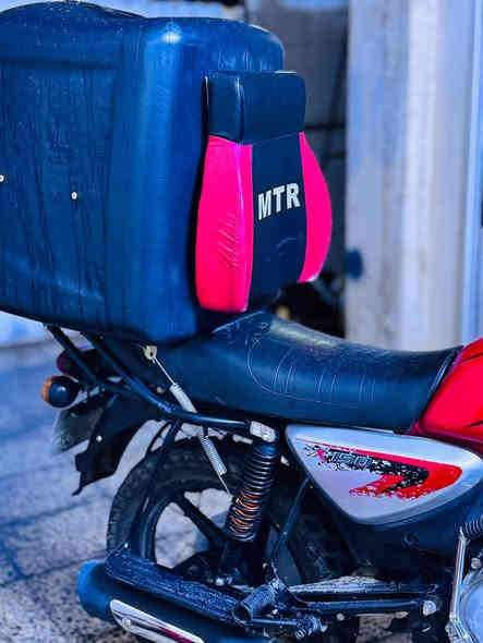 بوكسر جبلي مديل 24 سنويه ورقيه 
مرقمه أربيل جديده كلش الله شاهد مكينه ما بيها أي عيب مكينه نضيفه وشاصي وكشر ما مطخوخ الدراجه هاملها ملتهي بغير شي
شغلت بيها دلفري اسبوع واحد وبطلت عفتها بعد 

السعر 3،150 وبيها مجال 

بعدهي بأسم الشركه ما مطلوبه درهم واحد بس ما متفرغ الها حته احولها 

للأستفسار واتساب فقط 

***********

العنوان :- بغداد - الطالبيه - فلكة 83
