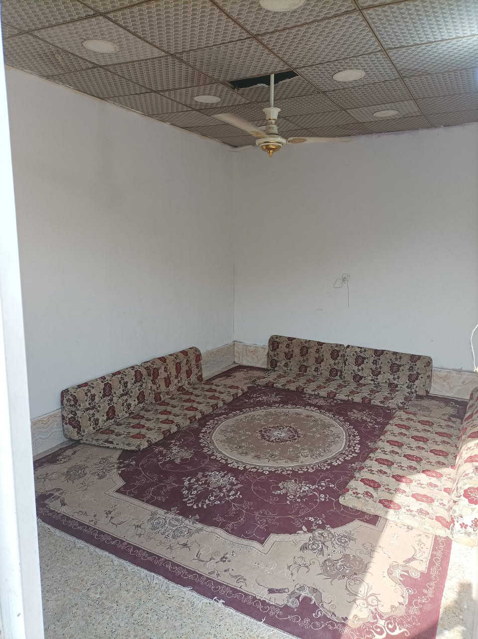 #بيت #مساحة #100 #متر #واجهية 5 ومشمول الطابو 
#ونزالة 20 غرفة وصالة ومكشوفة وحمام داخل الصالة ومطبخ وحوش وستقبال وحمام وتواليت. موقع  شارع مطار القديم خلف #اسواق الامير سعر/13  وهذا رقم ابو البيت ***********
