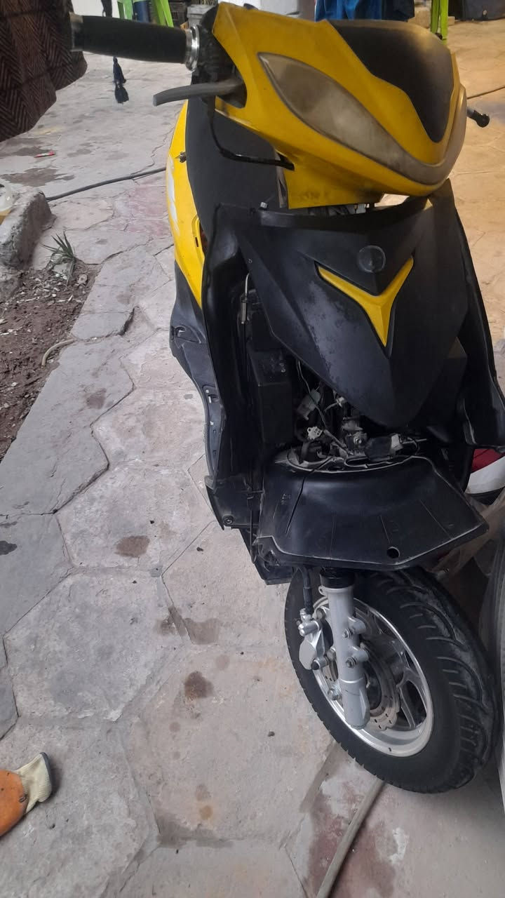 سلام عليكم درجه سكنس للبيع بس بيه مكينه مال ماكس بل جيس درجه كلشي شغل بيه فول بيع مستعجل كلش ومتوازي عله فلوسه السعر ٢٥٠ وبيه مجال حك الجيه مكان كربلاء ***********
