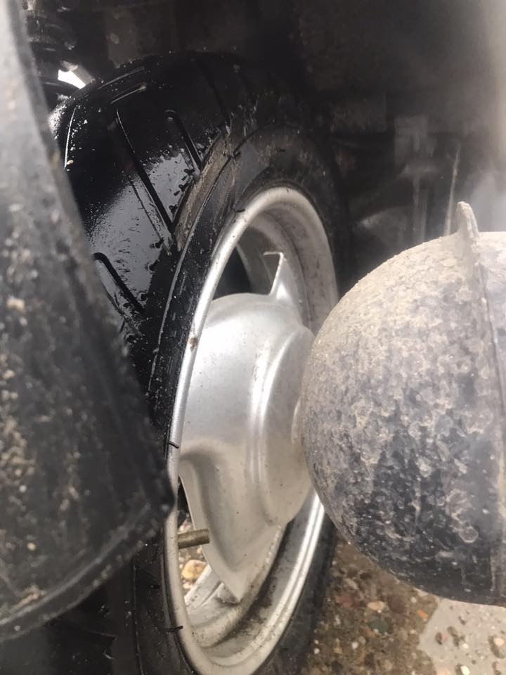 سلام عليكم ورحمة الله وبركاته اخوان دراجه ياماها بطه كهربائيات شرط سلف شرط هورن لايت بك لايت اشاير كله ويل امامي خلفي عواج مابي كيجات بس ربط كفرات كسر مابي تايرات جدد بدون عيب دراجه بي صوت بالمحرك سعر150 بي مجال رقم واتساب بي ***********
