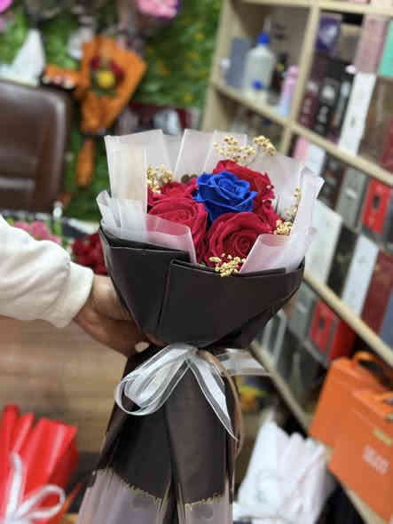 بوكيات ورد حسب الطلب 
#وفرنالكم هدايا لجميع المناسبات 🌹❤️🥰
الأنبار قضاء هيت حي الجمعيه شارع حامي مقابل مجمع الملكه 
***********
