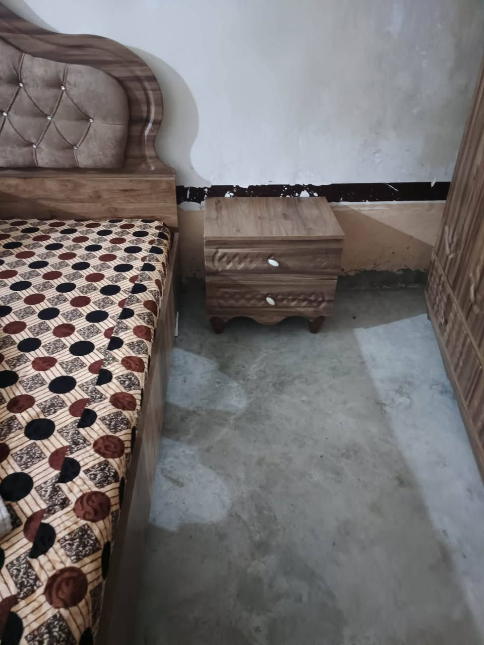 سلام عليكم عندي غرفت نوم البيع سعرها 650الف رقمي ***********
