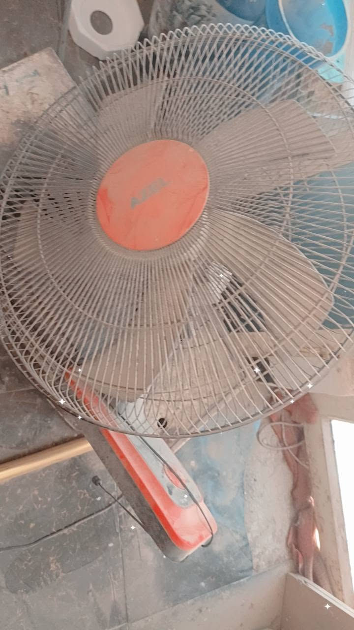 ساعات جداريه عدد 2كبيرة ووسط ومروحه جدارية مستخدمه كل من وسعره الي يريد يشتري خاص ورجاء مااريد دلالين فقط المحتاجه لبيته


**إذا كنت صاحب هذا الإعلان وتريد حذفه لأي سبب، رجاءا أرسل رسالة إلى الدعم الفني**