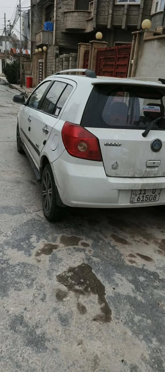 السلام عليكم
جيلي ام كي كروز 2013 (MK) 

رقم بغداد باسمي شرط التحويل مكانها موصل 
كابون ما بيها وما سجل على كابون 

محرك كورلا نظيف 
كير عينة وكلچ كلو جديد
تبريد شغال عوزه بس غاز شرط يشتغل بس من بدلت المحرك راح الغاز تايرات جديدة 4 جامات كهرب شاشة داخلها نظيف لا كسر ولا فطر منظومة زينون اصلية 

بيها الدواير مصلحات و 4 قطع صبغ اني ابيعك حزام 
كربائياتها شرط جطل ما بيها من الطول للطول قاعدة فيوزات جديدة 

نوزلات بلكات وفيتم كله جديد قبل اسبوعين بدلتهم كامل 

حداديتها نص عمر 

السعر 38 وبيها مجال قليل 

***********
***********
