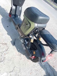 دراجه شحن آر 8للبيع فول مواصفات السعر 450وبي مجال للشراي العنوان بغداد...