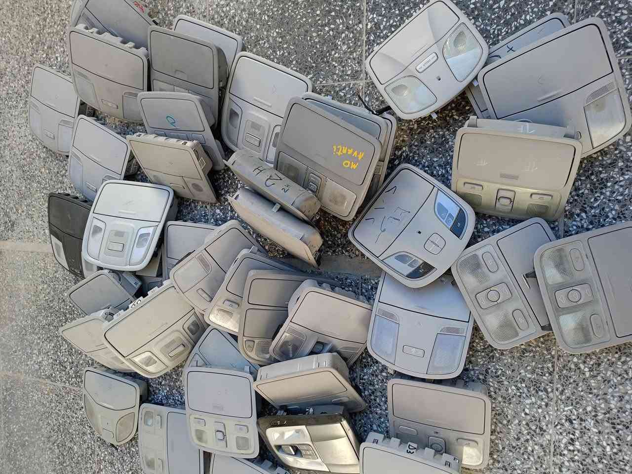 السلام عليكم من رخصة الادمن المحترم 🌹🌹 
توفرت قواعد انارة داخلية للسيارات الكورية مكاني بغداد يوجد توصيل محافظات راسلني واتساب للحجز ***********
