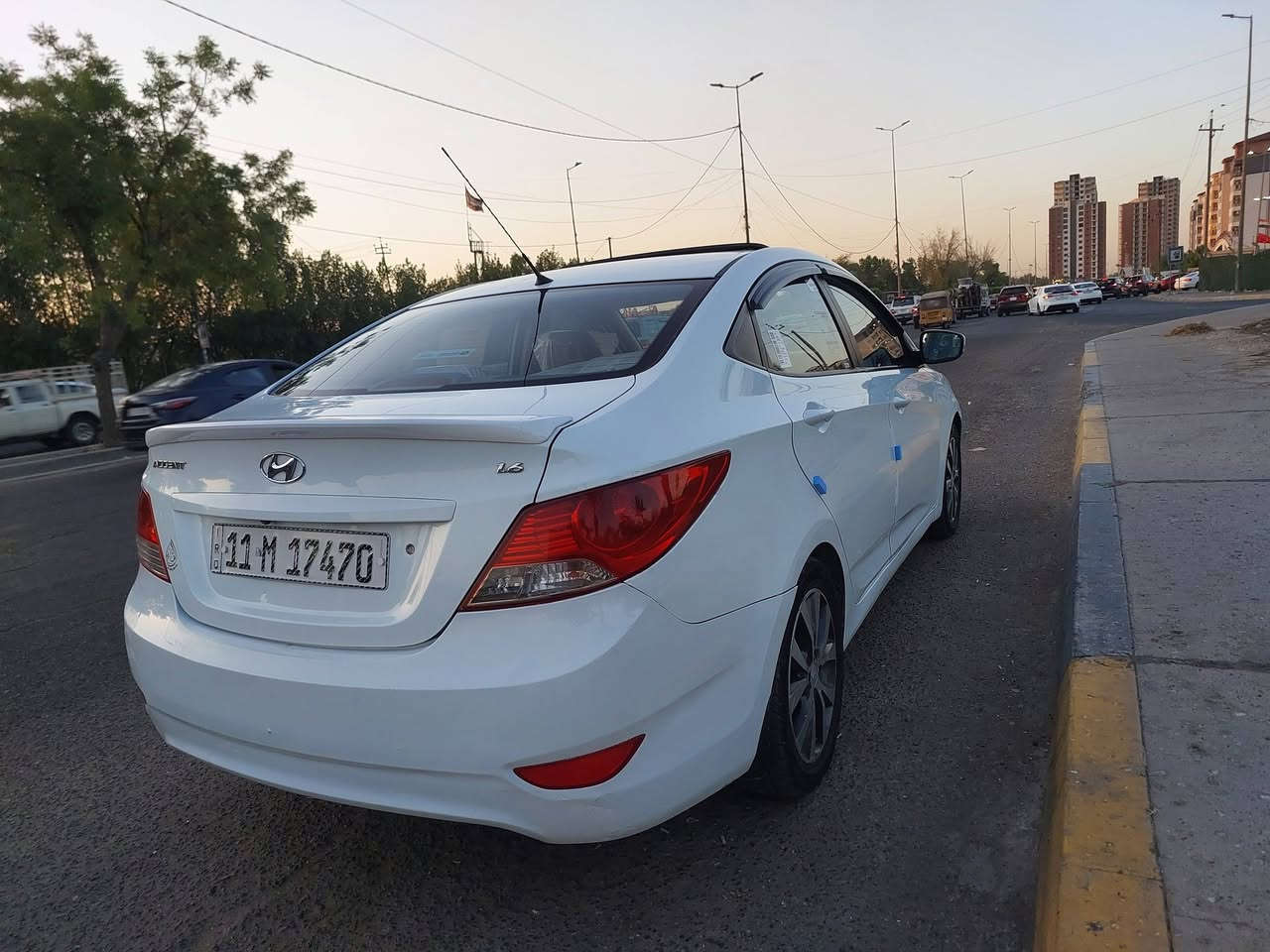 اكسنت 2015 خليجيه... 
فوووول موصفات... 
السياره بيه صبغ بل البنيد اثر تكشير 
وجاملغ ايسر من اخذتها بوكتها الامامي... 
السياره محرك 1600 كير كفاله... 
تبريد تدفئه كله تمام.. 
فتحه سلايد... 
شاشه اندر ويد الحديث.. 
كامره خلفيه... تحكمات دركه.. 
ويل كب.. 
السياره جاهزه للاخير مكاني بغداد الكرخ شهداء البياع.. 
موصفات بلو..
ماشيه 87.. 
السعر ب.. 97 شرط احلى من الصور 
وعلى ايدي كلش محافظ عليه بل العافيه عل الياخدها.. باسمي رقم بغداد باسمي تحويل ثاني يوم.. 
.. ***********..
