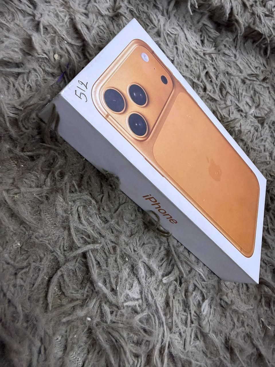 السلام عليكم ايفون 17  برو ماكس برتقالي جديد تك سيمكارت  بلكارتون بعده ممفتوح ذاكره 512  مكاني بغداد بلبلديات *********** 
سعر :- 2,275,000 وبي مجال جداً بسيط
