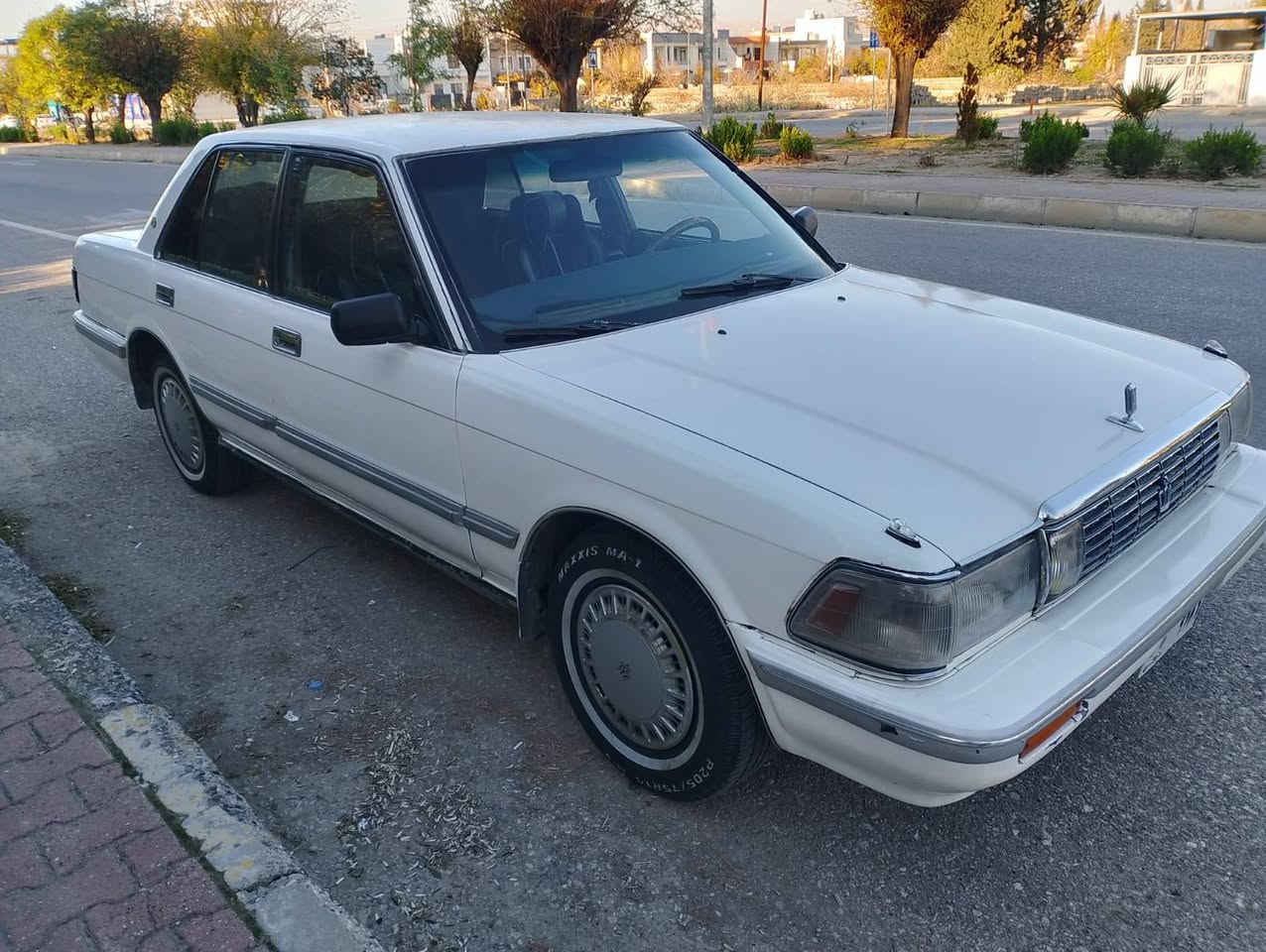 سیدان مۆدیل 1990
ئاڕمی پلاستیکی سلێمانی هەتا 2025 تازە کراوەتەوە
مەکینە دوونیوی دیلکۆی گێڕ عادی ماشاءاللە لە قوەت و هەڵمەتی و ڕۆشتنی 
دەماری وەک بیلاد ماوە هەیکەلی نمونەیە
سەیارەکە چرکەی تیانییە یەک تەقەو 100 دۆلار ببڕە دەعم و لێدراوی نییە 
گێڕو مەکینەو تەقەو ڕەقەو ئاڕم و ئەوەلیات هەمووی بەشەرت دەعامی بۆ دەعامی بەشەرت...
شوێن... هەڵەبجەی تازە
نرخ...35
ژ.م...***********
*********** السليمانية, العراق
