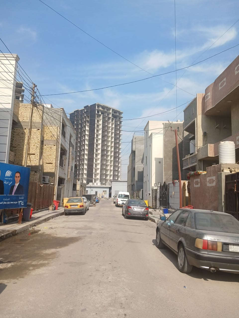 سلام عليكم 
عندي قطعة أرض اللبيع 
حي الجهاد الشارقة 
قرب مجمع النسيم 
المساحة ١٢٥ الواجة ٦ربع النزال ٢٠ 
بية جازة بناء المعاملة وصلة الضربة 
راسن اسويلك عدول اقرلك خلال ١٠ ايام 
تكدر تحسب قرضه بية جازة بناء 
الاستفسار على الواتساب  
*********** سيف
