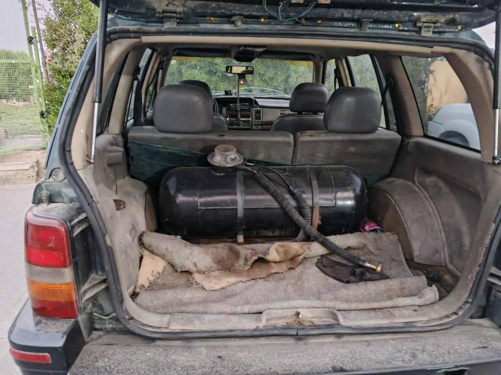 نوع سیارە جیب

مودیل   1993

عام جمالیە سبوغ

محرک ستە سلندر

گیر محرک بطە وینجي

بس محرک بي صوت
بیرەبگن شویە یضب دهن

موقع اربیل   
رەقم  موبایل
***********
واتساب أربيل, العراق
