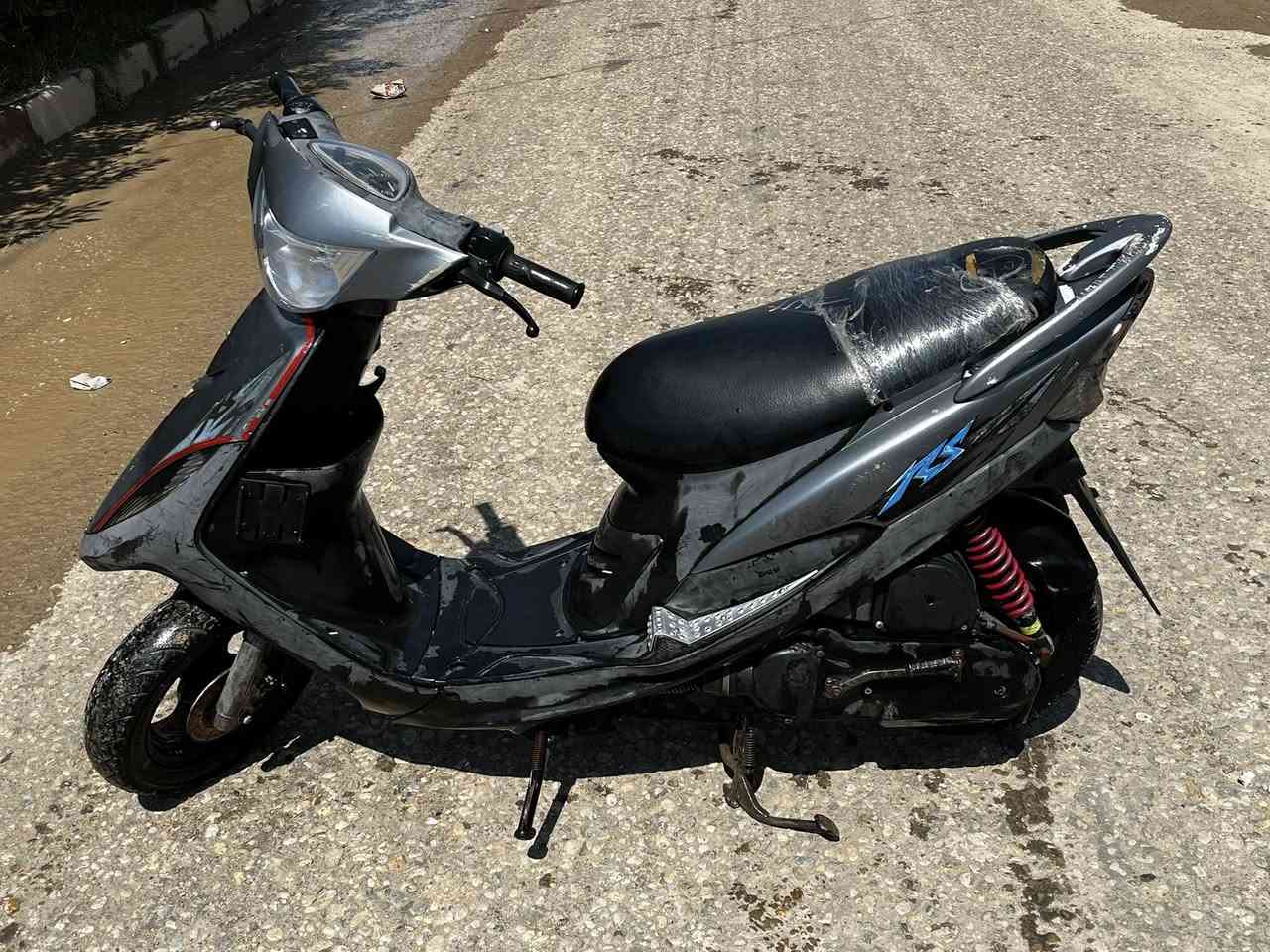 السلام عليكم دراجه ماكس عدله مكفوله كفاله علمه من اي قطعه تجاريه الدراجه صار لها ثلاث اشهر من طلعت من الرمبه الدراجه بعدها بالملاح مال بلاد جاي ابدل لها دهن كل ١٥ يوم سعرها ٩٠٠ وبيها مجال حك الجيه


**إذا كنت صاحب هذا الإعلان وتريد حذفه لأي سبب، رجاءا أرسل رسالة إلى الدعم الفني**