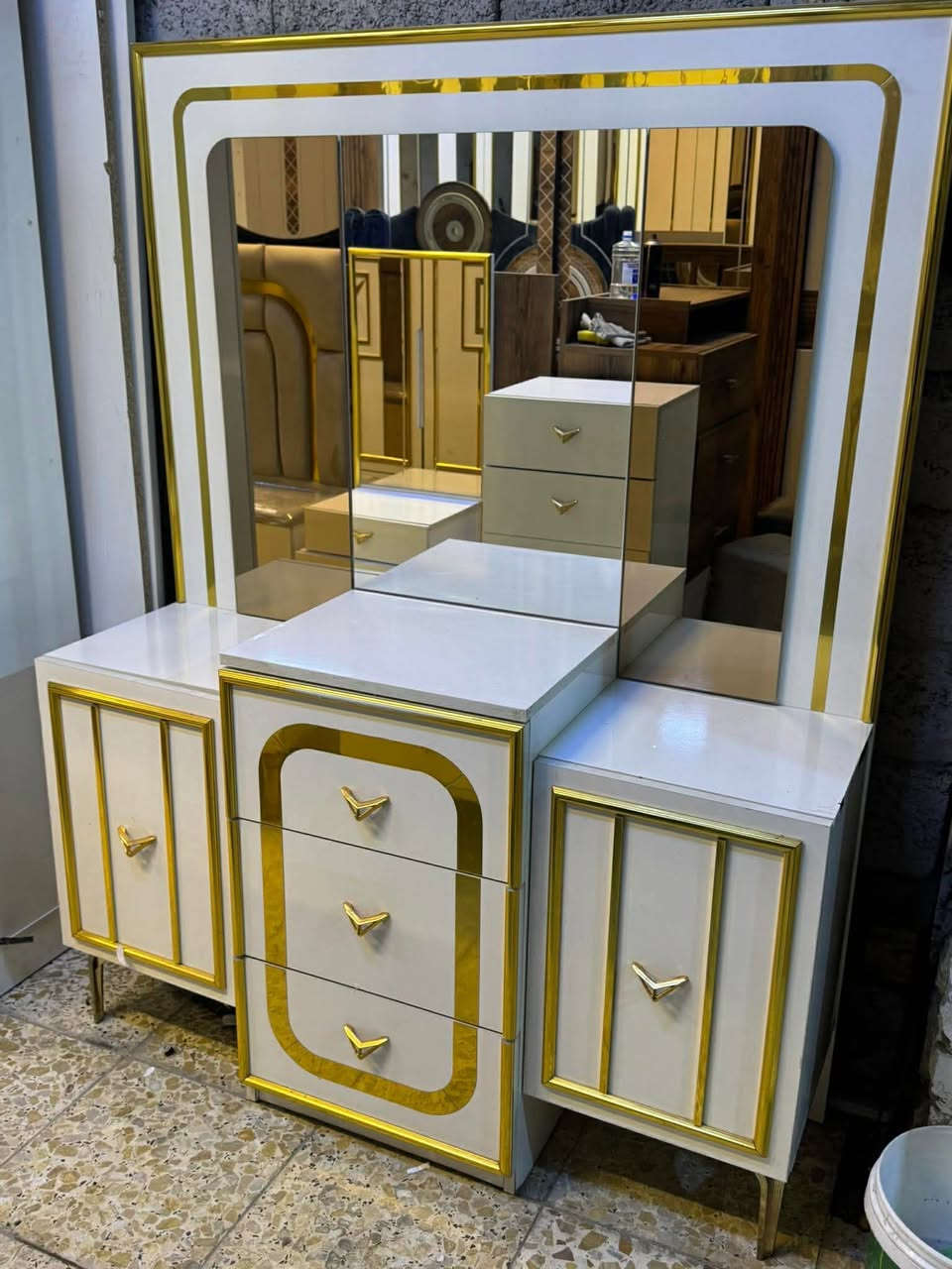 ✨غرفة تركي اصلي لون مميز ✨ صبغ حراري
10 قطع 

 جام اصلي 

نظام  وابواب 

سرير مخزن جك 

 قماش وتر بروف أصلي ✨

نضافه/90/💯

السعر  / مليون و١٥٠

 شد ونقل مجاني داخل بغداد

توصيل للمحافظات بأسعار رمزية


**إذا كنت صاحب هذا الإعلان وتريد حذفه لأي سبب، رجاءا أرسل رسالة إلى الدعم الفني**