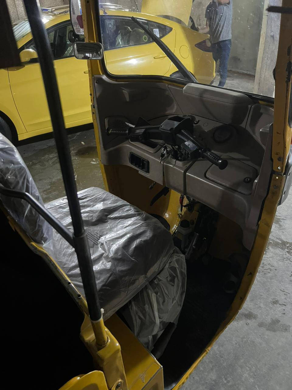 سلام عليكم مره خصت صاحب الكروب تكتك موديل 2021 شهر الرابع كافله عامه ماعده دوس معمره  بيه لغد بارد والباقي كفالة عامه بسمي تحويل ثاني يوم سيبايه تخم تأير سفاري مكينه كفالة عامه عل شركة ما مستحقه هزه كبل تحويل رقم انكليزي الجديد مكاني بغداد بغداد جديده قرب جبار ابو شربت سعر 7400 وبيه مجال الشراي رقم الهاتف ***********
