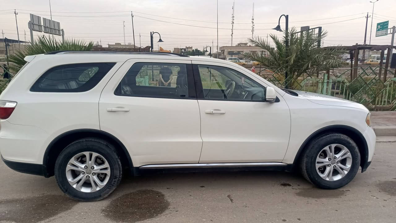 سلام عليكم دوج دورنكو 2011
سياره نضيفه سونار موجود كير مكينه مكفوبات 
سعر 175 وبي محال 
واتساب ***********
