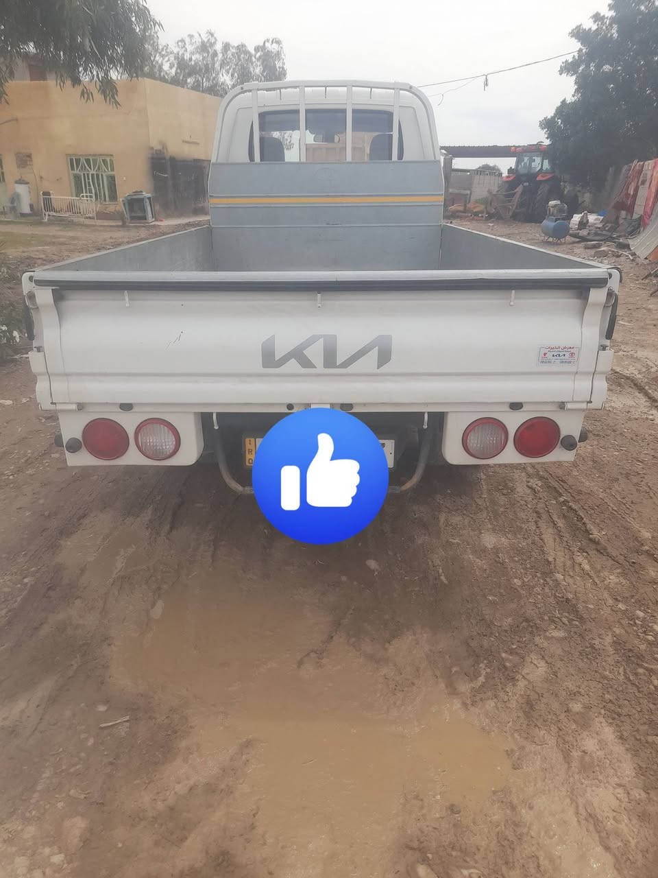 سلام عليكم كيا 23محرك لا صرف ولا بخار رقم بغداد نكليزي  سنويه لل29بسمي تحويل مباشر مكفوله ماشيه 59 الف سياره نضيفه مكان السياره المدائن سيطره الج  للستفسار ***********
