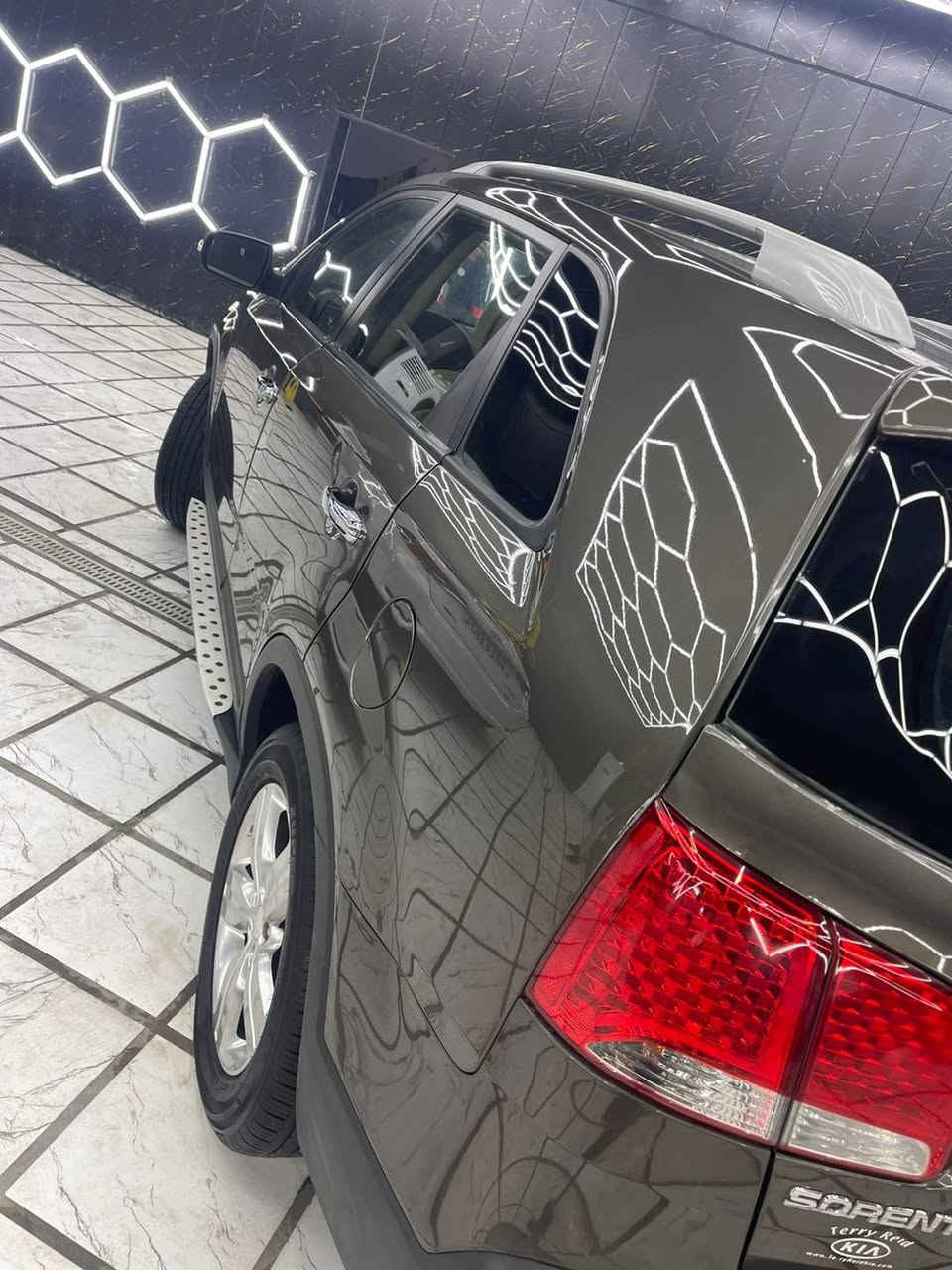 ✨✨لمعرفة السعر اكتب تعليق رقم 1  ويوصلك برسالة  💌

  ✨كيا سورنتو موديل 2013 وارد امريكي ✨ 
 رقم بغداد الانكليزي تحويل مباشر 
اخت الزيرو ماشيه 40 الف فقط بحالة الوكالة نظيفه جدا
 صبغ فقط بنيد وجاملغ وقطعتين كلير محرك  والكير شرط الفحص صيانه دوريه استخدام شخصي سياره بوضع الوكالة 
 حداديه خلفي امامي كلشي جديده بسعر جدا جدا مناسب 

🪄المواصفات 🪄
✨4سلندر  
🪄5 راكب
🪄كشنات جلد
🪄تبريد  مركزي ثلج ⛄️❄️
🪄بصمة تشغيل 
🪄ابواب بصمة
🪄مرايات شفط مع اشاير  
🪄علامة سورنتو بالدوسات ضوئيه
🪄حساسات امامي
🪄حساسات خلفي
🪄5 ويل كروم حجم 19
🪄شاشة
🪄فول تحكم ستيرن 
🪄زنون عالي  ناصي 
🪄كشن السايق ولراكب كهربائي
🪄كامرة  خلفية
🪄تطعم صاج داخل السيارة 
🪄شاشه كار بلي 
🪄منفذ شحن USB
مكان السيارة 📍بغداد - المنصور 
رقم صاحب السيارة للتواصل والاستفسار 
☎️‪0771 008 6355
