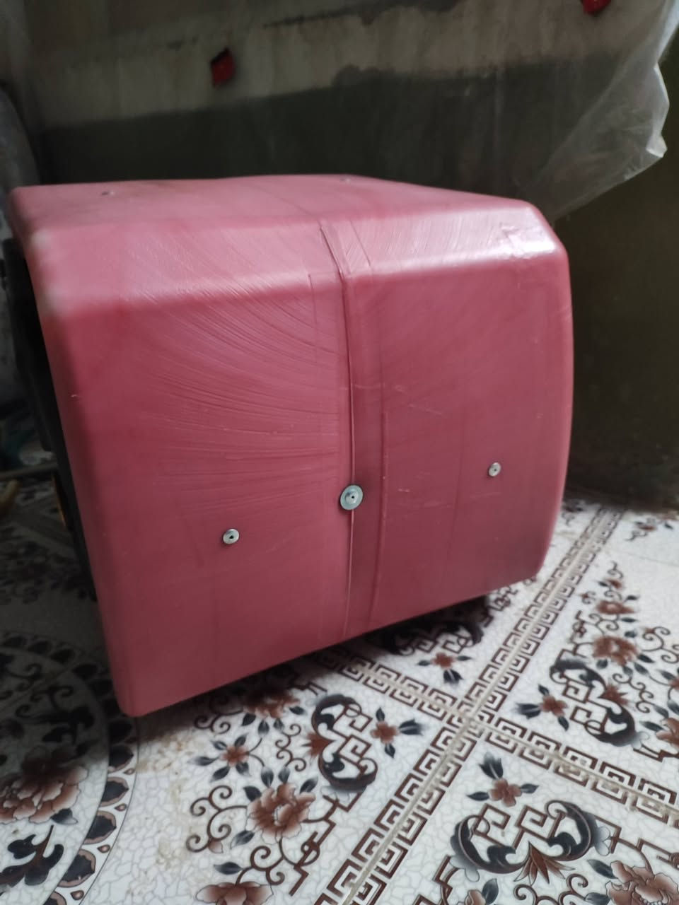 السلام عليكم صندوك للبيع
جديد كلشي مابي وينقفل

25 الف وبي مجال 

***********
