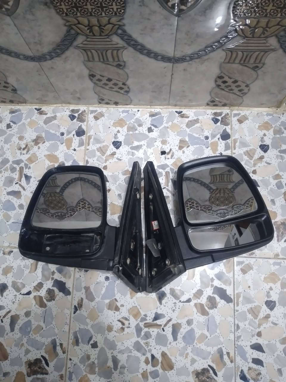 سلام عليكم مري كيا للبيع جدد بس وحدة بيها الصغيرة مكسورة السعر الاتصال على الرقم *********** المكان نجف
